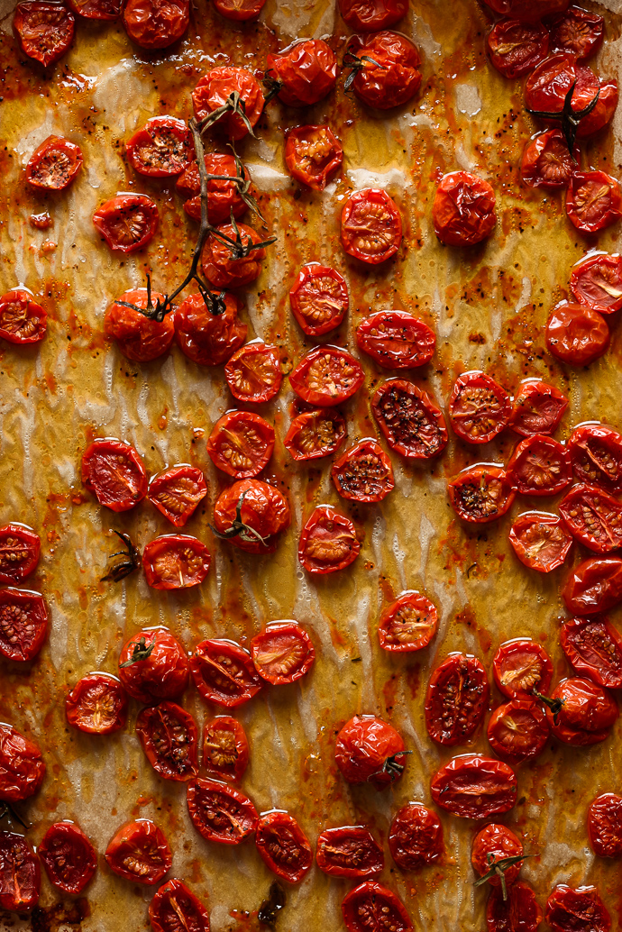 easy slow roasted tomatoes via forkknifeswoon.com