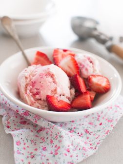 Fresh Strawberry Ice Cream | Fork Knife Swoon