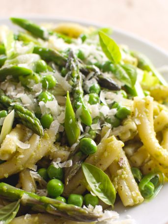 Pesto Pasta Primavera | Fork Knife Swoon