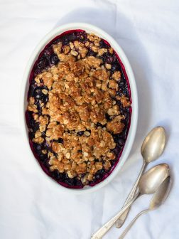 Blackberry and Blueberry Crumble | Fork Knife Swoon