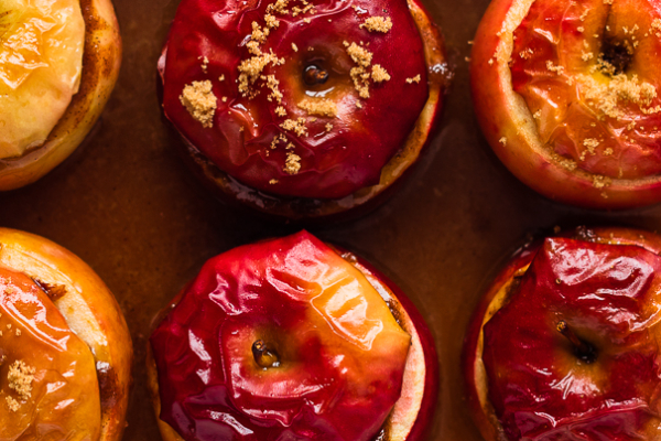 Cider Baked Apples with Cinnamon Brown Sugar Hazenut Crumble | Fork Knife Swoon @forkknifeswoon