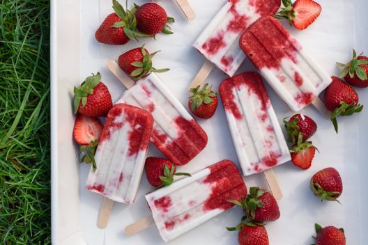 Roasted Strawberries and Cream Popsicles - Naturally gluten free and vegan optional | Fork Knife Swoon @forkknifeswoon