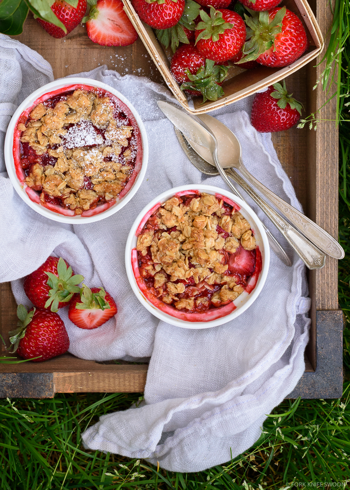 Mini Individual Strawberry Crumbles | Fork Knife Swoon @forkknifeswoon