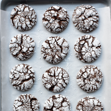 Peppermint Chocolate Crinkle Cookies via forkknifeswoon.com