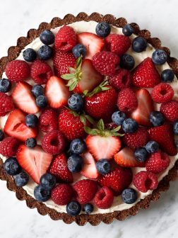Creamy Mixed Berry No-Bake Cheesecake | via forkknifeswoon.com