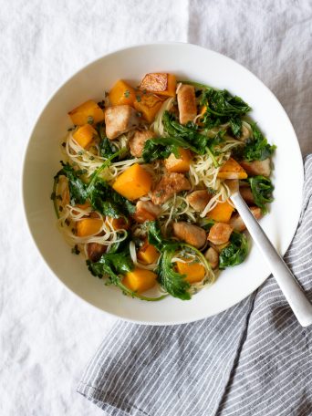 Easy Maple Butternut Squash and Chicken Pasta with Kale | via forkknifeswoon.com @forkknifeswoon
