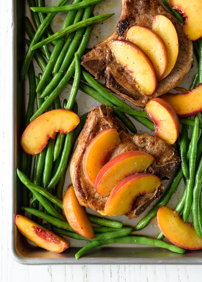 Juicy Baked Pork Chops with Peaches and Green Beans | via forkknifeswoon.com @forkknifeswoon