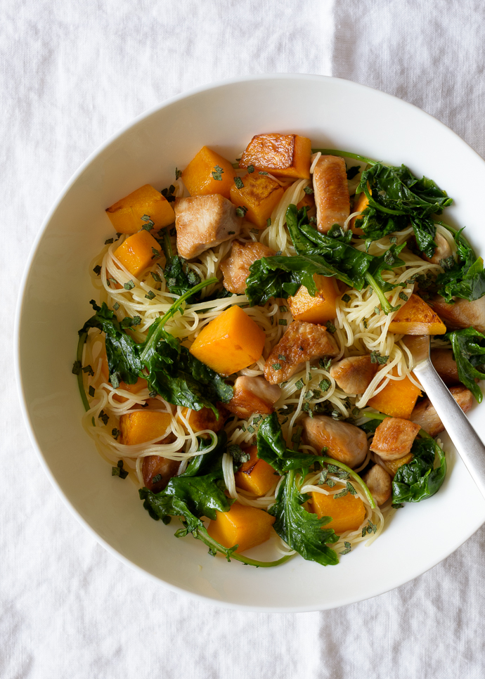 Easy Maple Butternut Squash and Chicken Pasta with Kale | via forkknifeswoon.com @forkknifeswoon