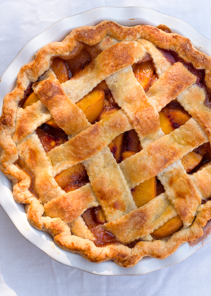Rustic Brown Sugar Peach Pie with an All-Butter Crust | via forkknifeswoon.com @forkknifeswoon