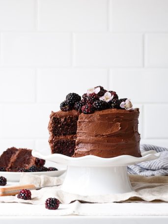Blackberry Chocolate Cake with Blackberry Chocolate Buttercream Frosting via forkknifeswoon.com | @forkknifeswoon