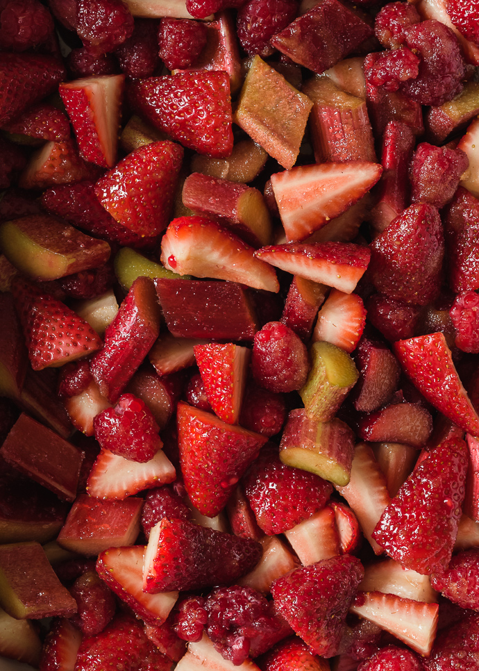 Strawberry Rhubarb Crisp via forkknifeswoon.com