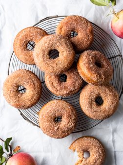 Baked apple donuts with cinnamon sugar (vegan option) from forkknifeswoon.com